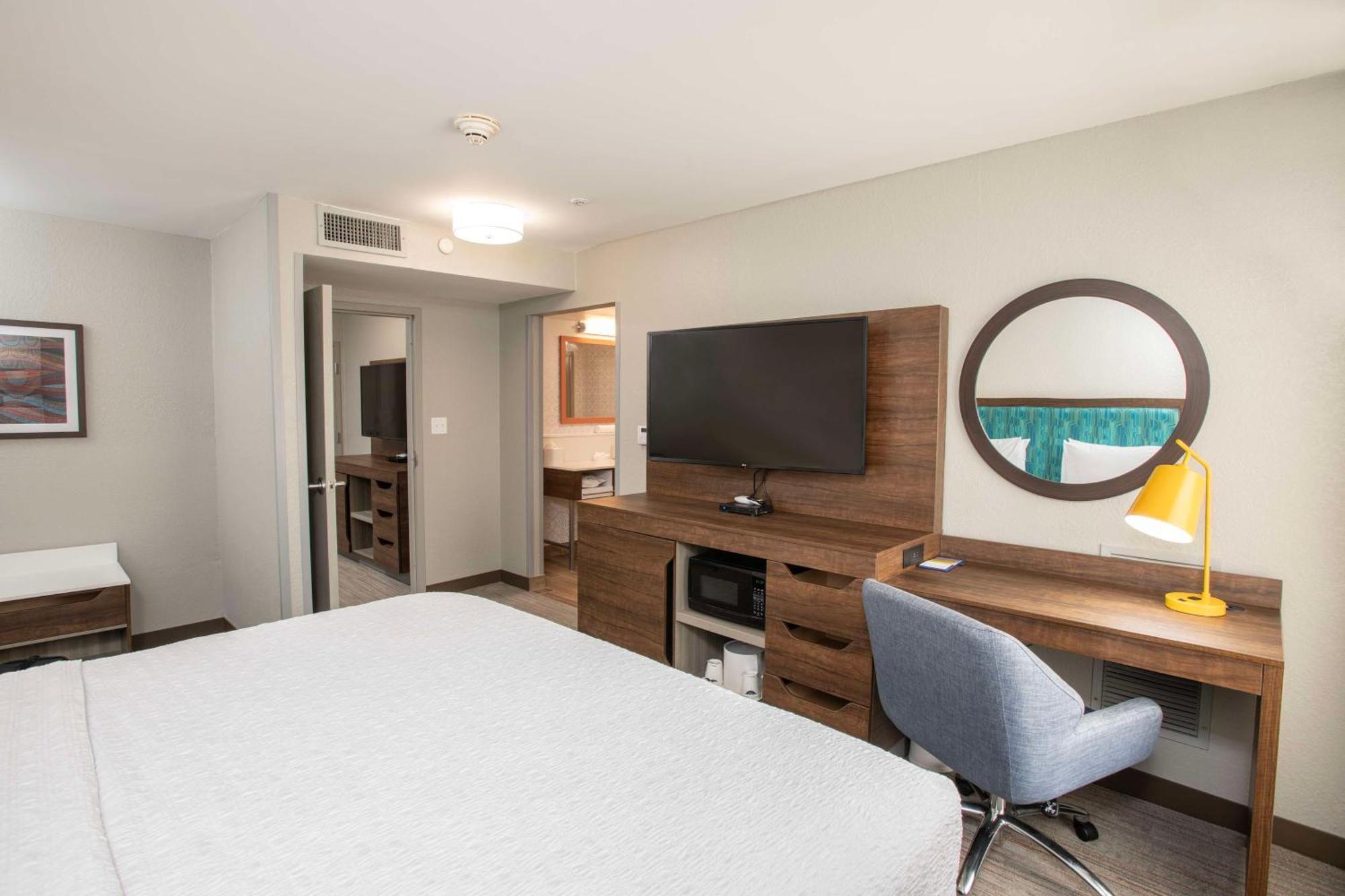 Hotel Hampton 3*