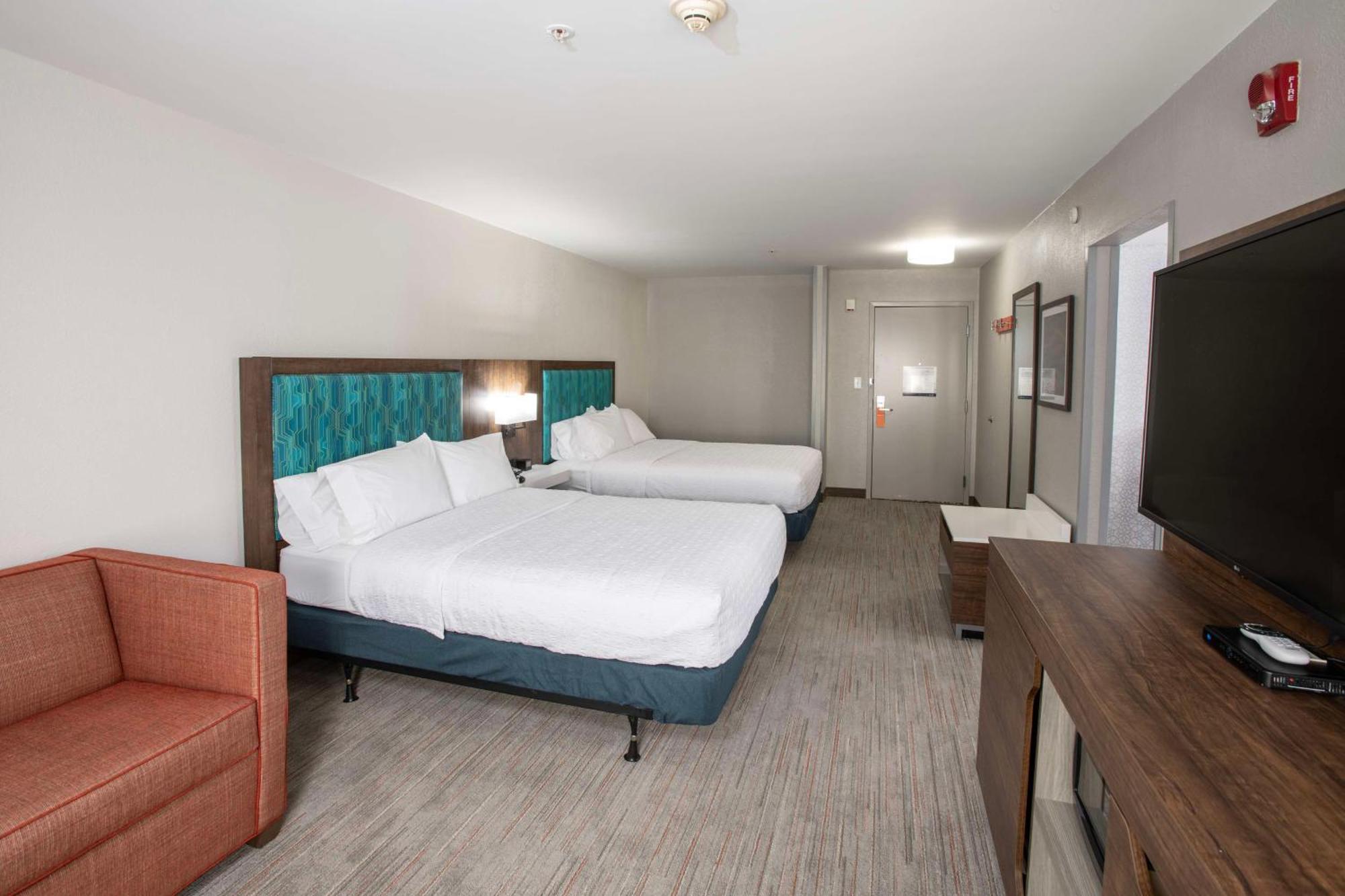 Hampton 3*