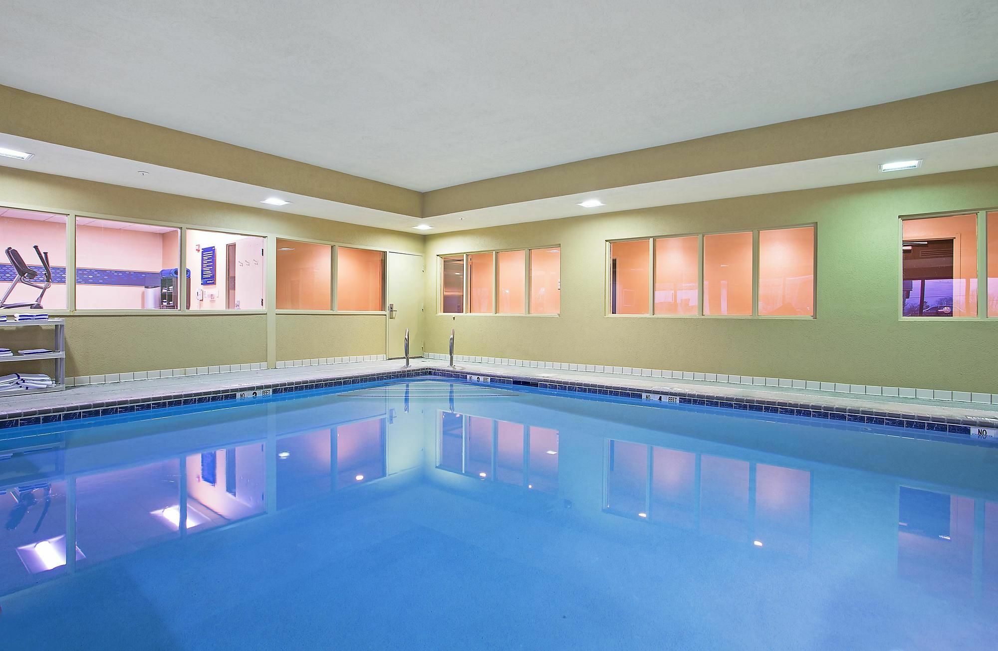 Hotel Hampton Dry Ridge